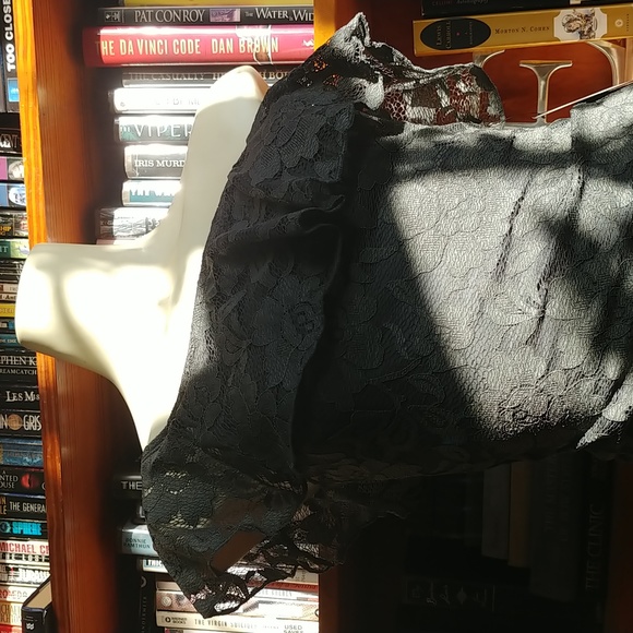 EXPRESS Multi-Way Bodysuit - Picture 3 of 14